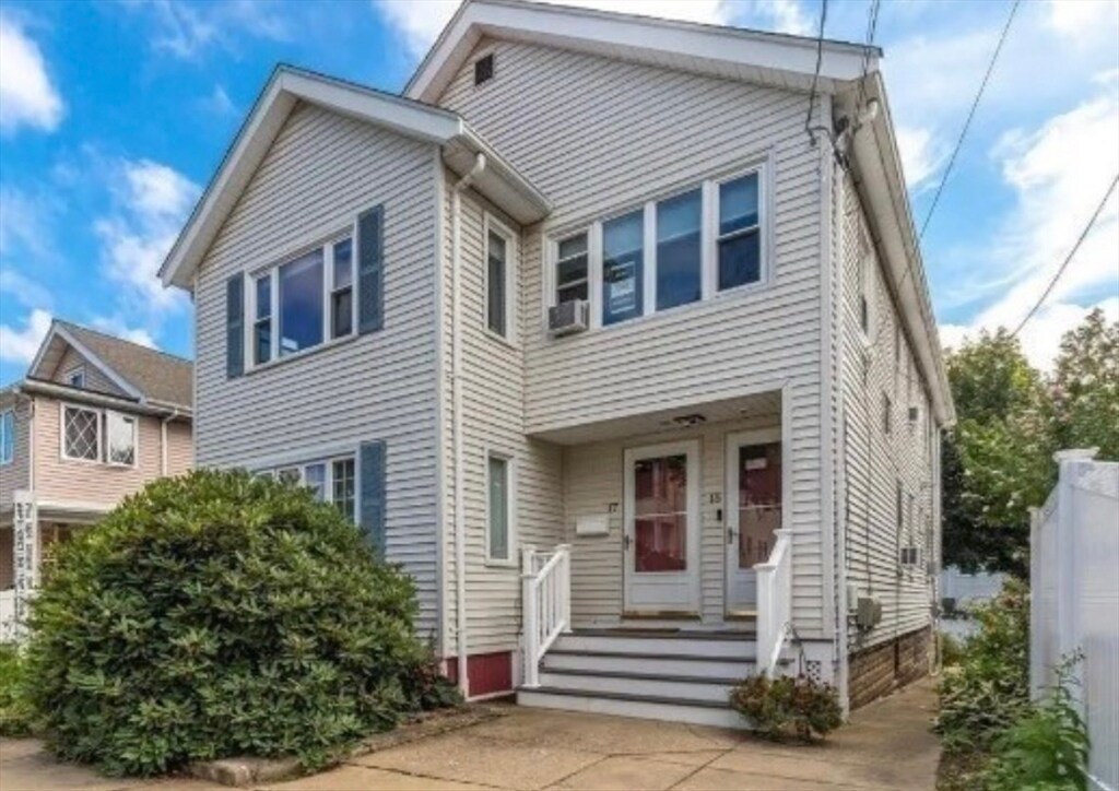Foto principal - 15 Cypress Rd