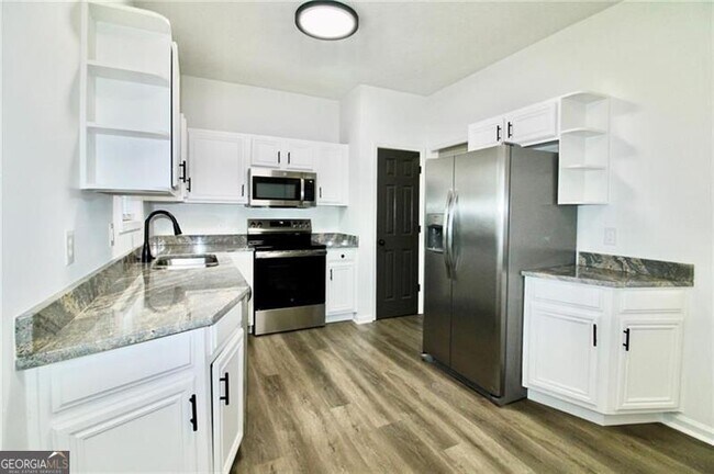 Foto del edificio - 2555 Flat Shoals Rd