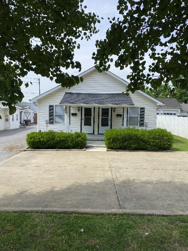 110 Maple St, Gallatin, TN 37066 Room for Rent in Gallatin, TN