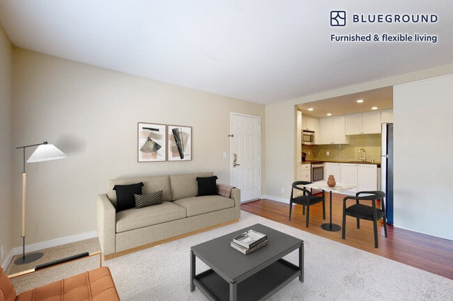 Building Photo - 7205 Charmant Dr