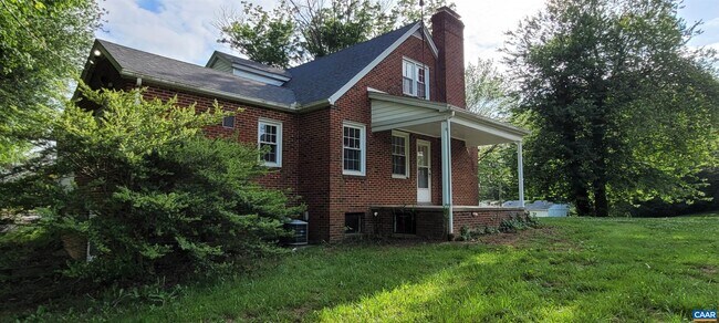 Building Photo - 168 Madison Rd