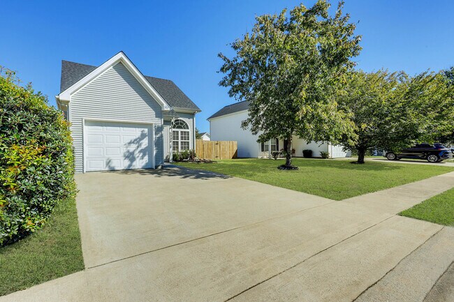 Building Photo - 5038 Nina Marie Ave