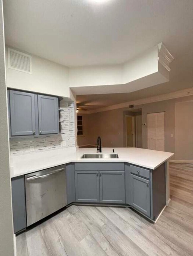 Stainless Appliances - 9825 Baywinds Blvd