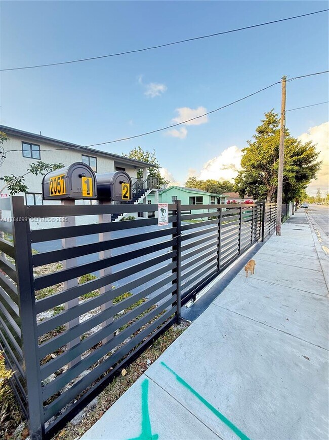 Foto del edificio - 2057 Washington Ave