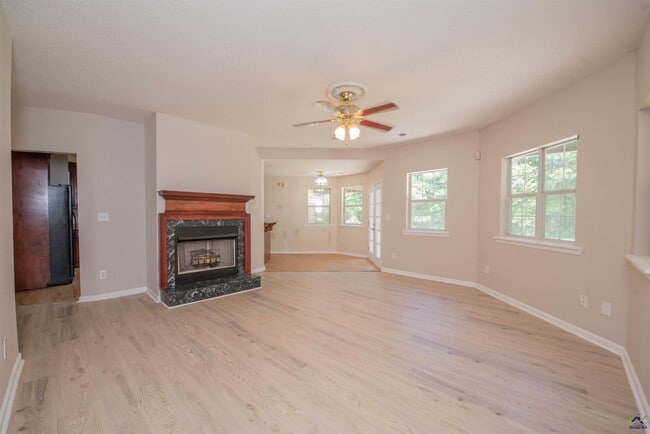 Building Photo - 111 Wiley Way