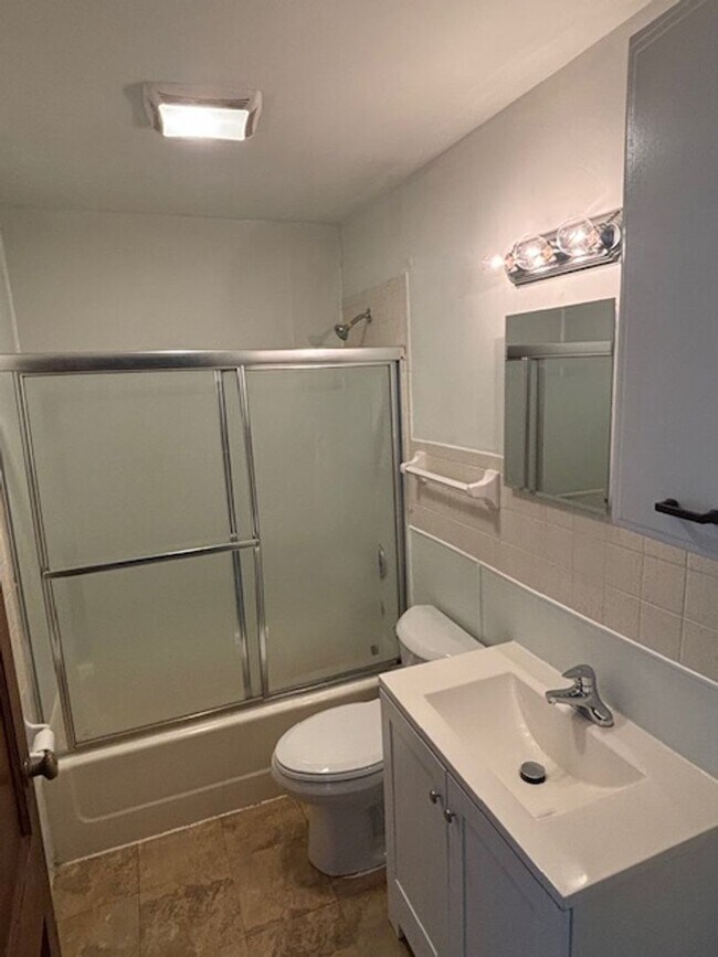 Foto del edificio - Check out this 3 Bedroom Ranch in Homewood...