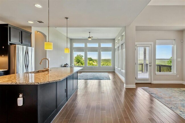 Building Photo - 283 Dayridge Dr