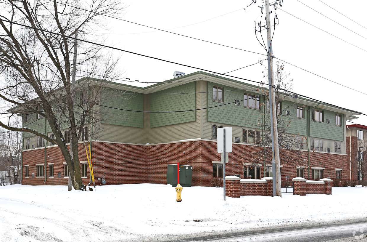 Foto del edificio - Roselawn Village Apartments