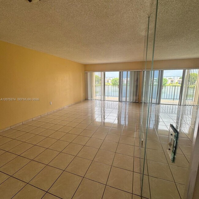 Foto del edificio - 506 NW 87th Ave
