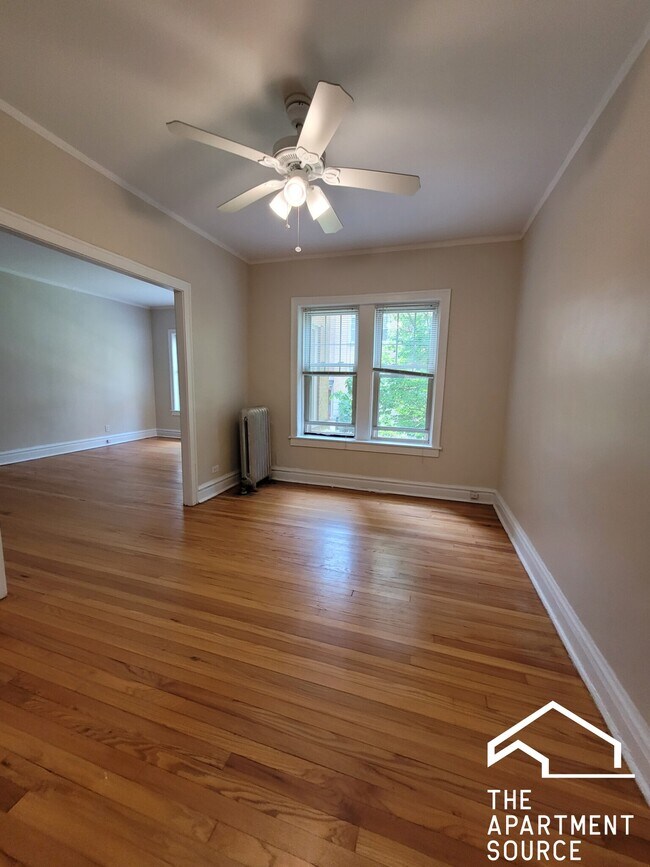 Building Photo - 910 Reba Pl