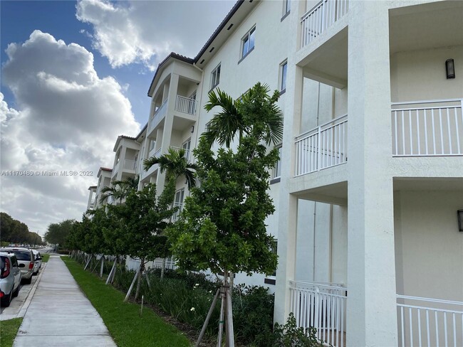 Foto del edificio - 10950 NW 82nd St