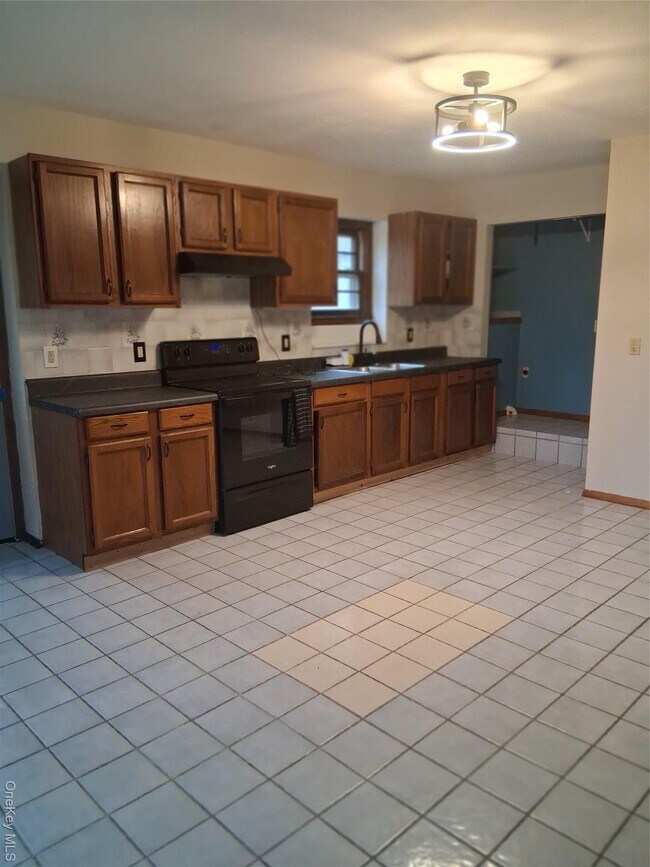 Building Photo - 18 Ugo Dr
