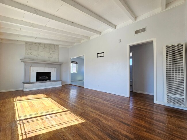 Foto del edificio - Beautiful 3 bed 2 bath