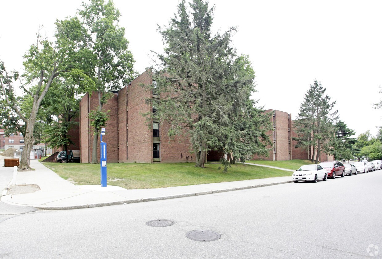 Building Photo - Dana Hall