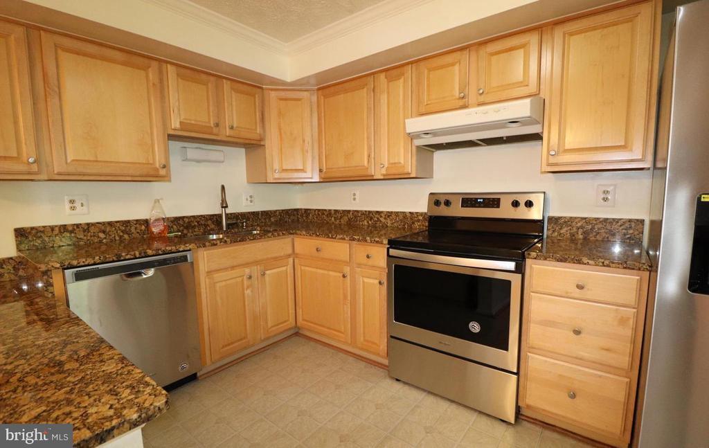 Foto del edificio - 5512 Whitfield Ct