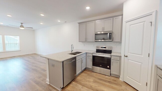 Foto del edificio - 3108 Butler Hl Dr