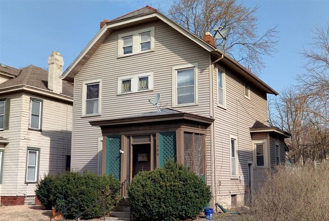 Building Photo - 382 Wyandotte Ave