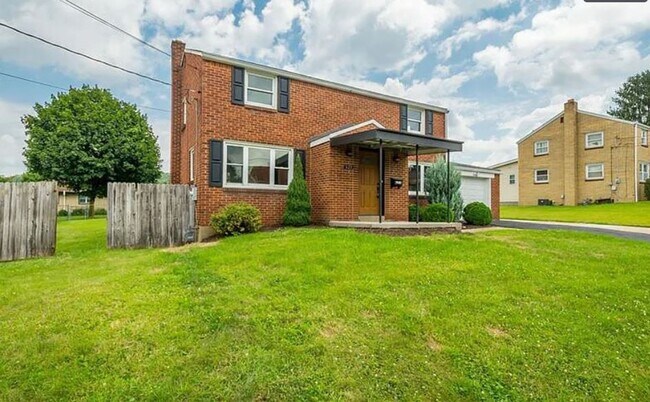 Foto del edificio - BEAUTIFUL HAVEN!  MOVE-IN READY 3 BEDROOM,...