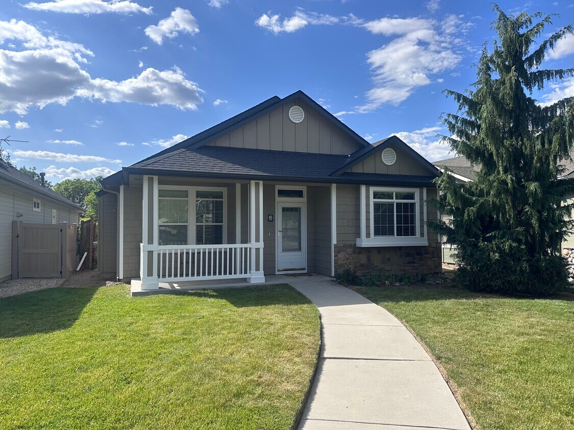 Foto principal - 2226 E Cane St