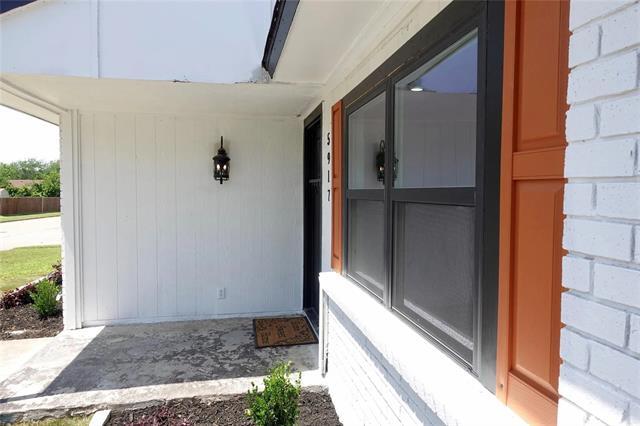 Foto del edificio - 5917 Maiden Ln