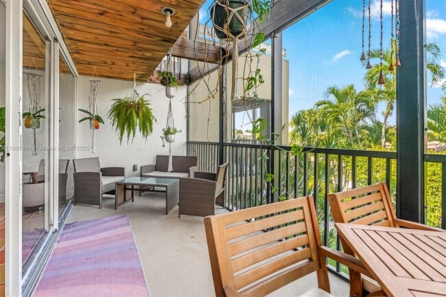 Foto del edificio - 1100 SE 5th Ct