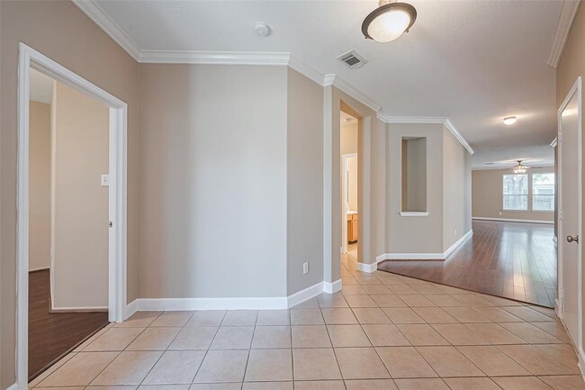 Building Photo - 952 Crannog Way