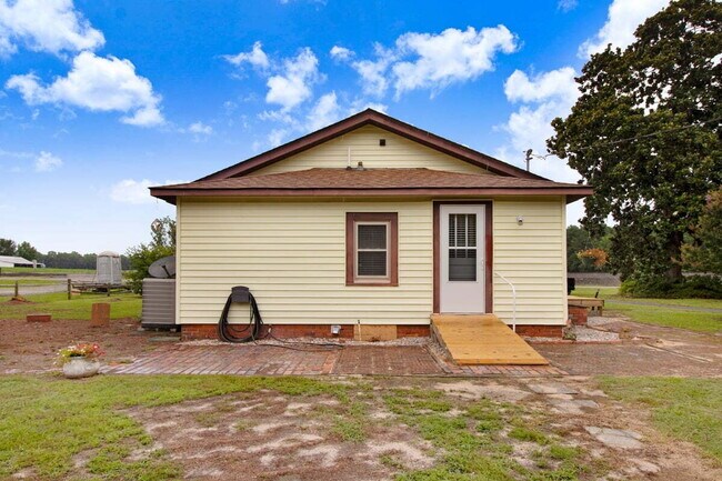Foto del edificio - 4856 US Hwy 70 E