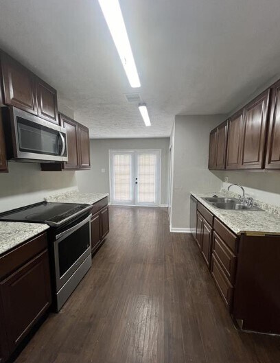 Foto del edificio - 17527 Fieldglen Dr