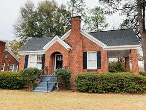 Building Photo - 4004 Rosewood Dr