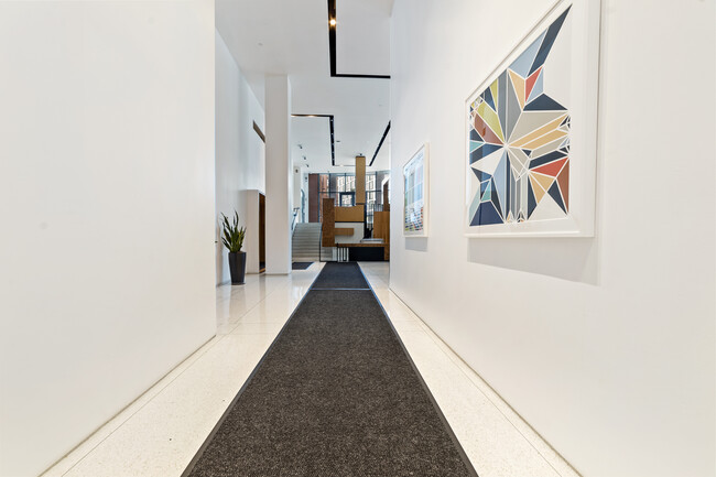 Lobby - 9 W Broadway