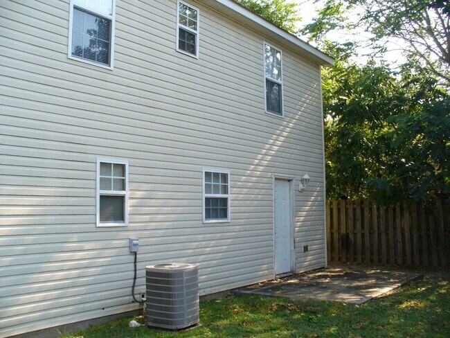 Foto del edificio - 734 Hopkins St