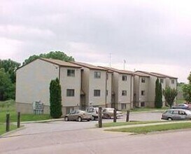 Building Photo - 2635 Westwinds Dr