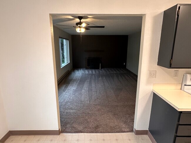 Foto del edificio - 8856 Interlake Ave N