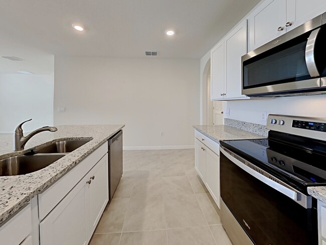 Building Photo - 9678 Black Walnut Dr