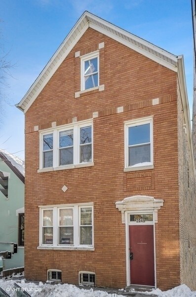 Primary Photo - 2049 W Shakespeare Ave
