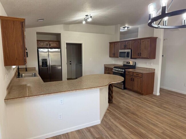 Foto del edificio - 5663 Bald Eagle Rd NW