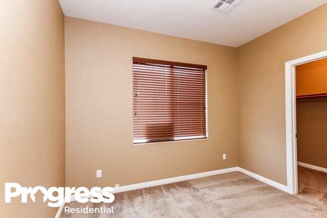 Foto del edificio - 8325 Preppy Fox Ave
