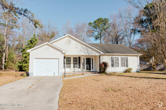 Building Photo - 114 Live Oak Dr