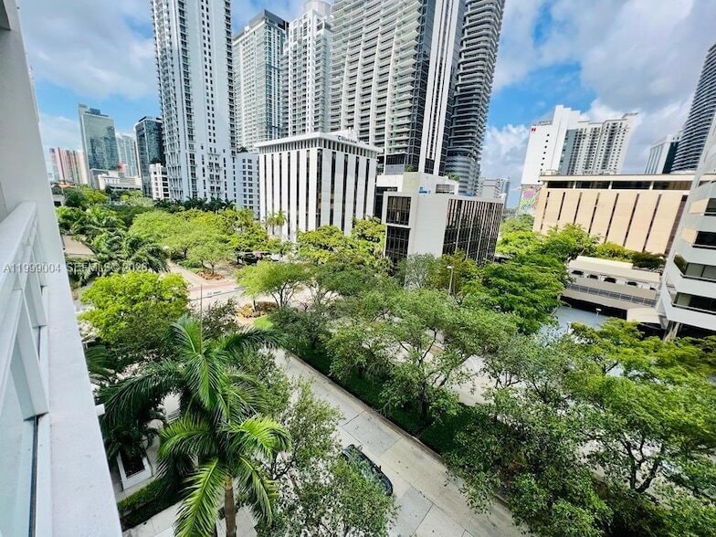 Photo - 951 Brickell Ave Unit 607