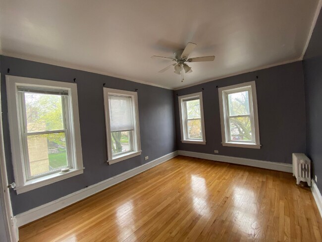Foto del edificio - 6301 N Washtenaw Ave
