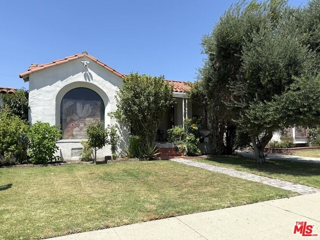 Foto del edificio - 6565 Arlington Ave