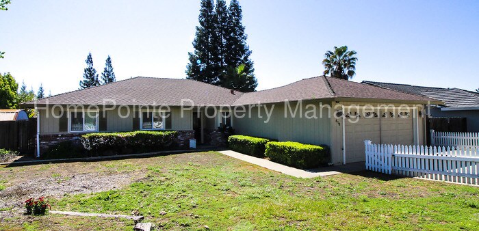 Primary Photo - 413 Willow Creek Dr