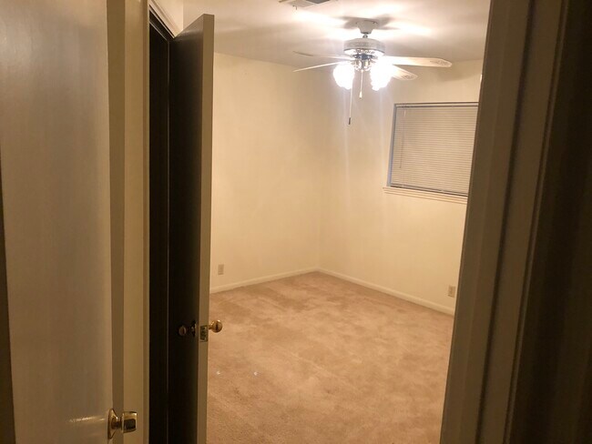 Foto del edificio - 12871 Westella Dr