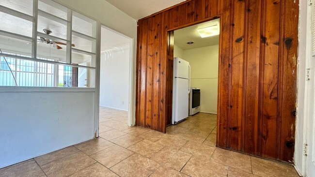 Foto del edificio - 4225 E Bellevue St