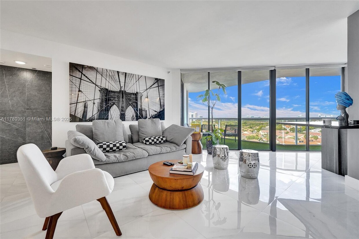 Foto principal - 3610 Yacht Club Dr