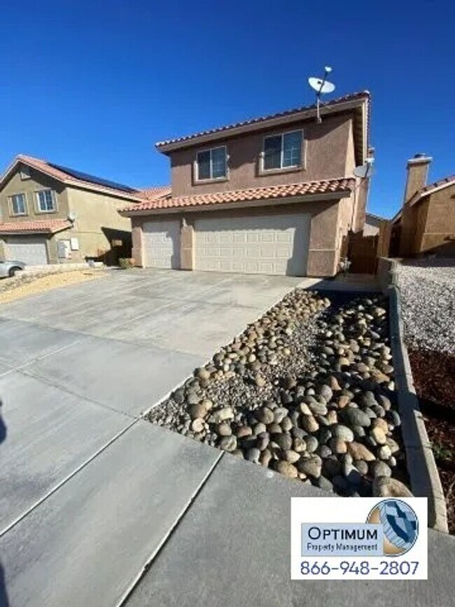 Building Photo - Spacious 4-Bedroom Home with 3-Car Garage ...