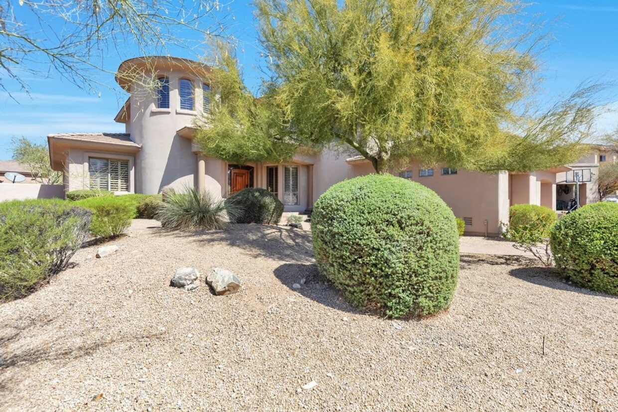 Primary Photo - Relax by Pool with Mountain Views, Private...