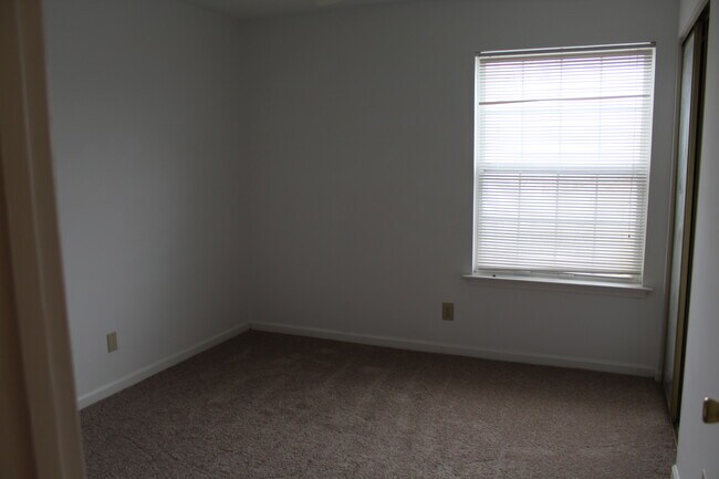 Foto del edificio - 2225 Huntingdon Dr
