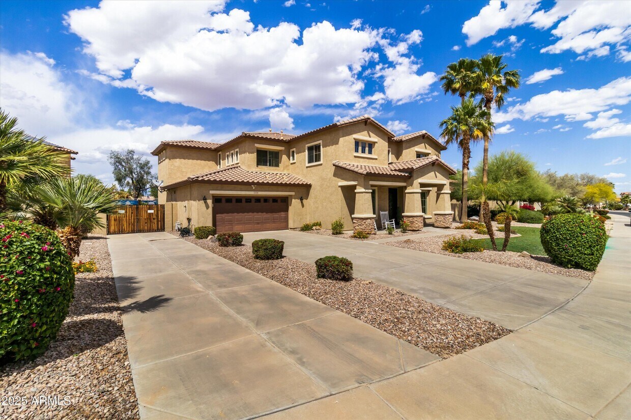 Foto principal - 18330 W Woodrow Ln