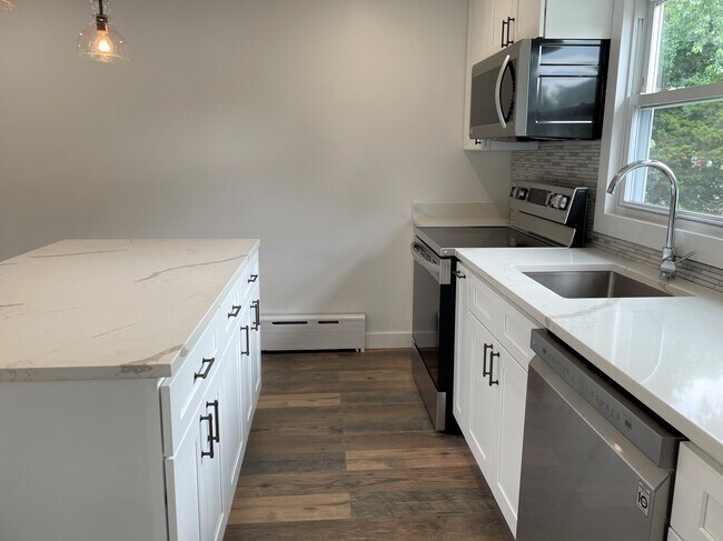 Foto del edificio - 112 Clunie Ave